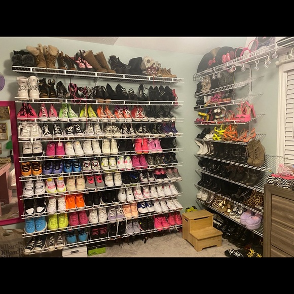 Meet your Posher, Cortney Divine💕 - Picture 17 of 17